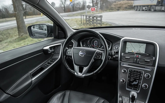 Volvo XC 60 cena 72500 przebieg: 204000, rok produkcji 2015 z Nieszawa małe 326
